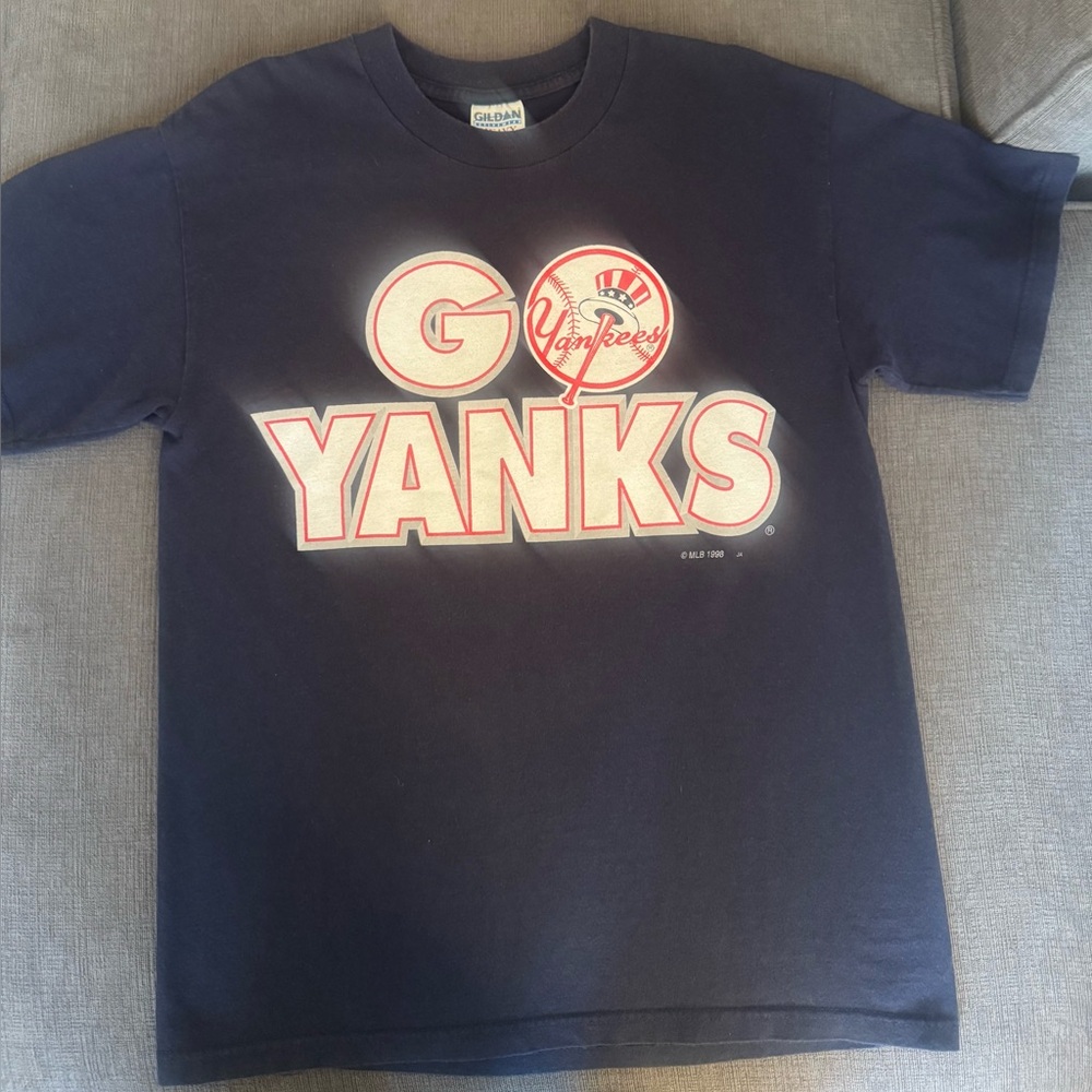 Navy 'Go Yanks' Graphic T-Shirt Medium